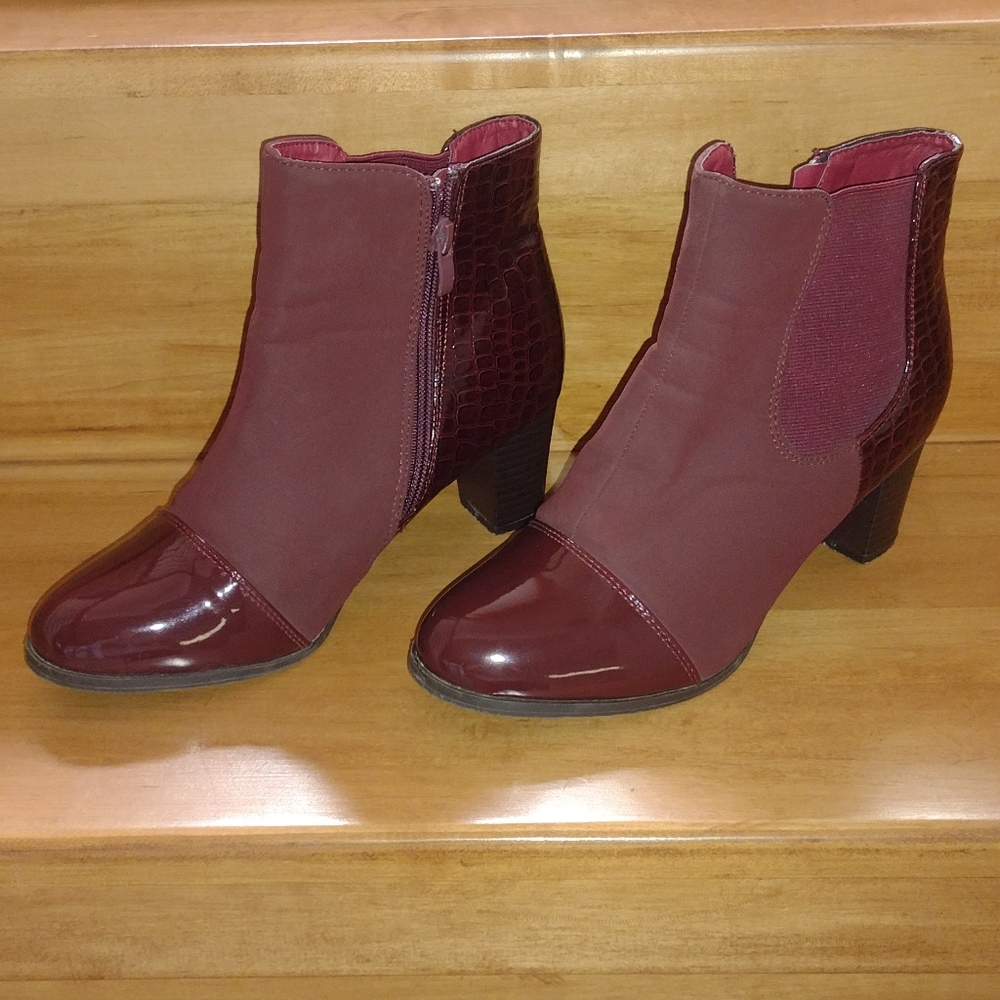 Bell Marie size 8 boots